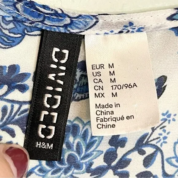 H&M Blue Floral Overthrow Shawl Size Medium - Picture 8 of 9